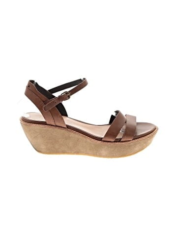 Camper Wedges (view 1)