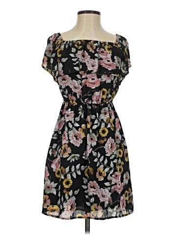 Cupcakes & Cashmere Casual Dress (view 1)