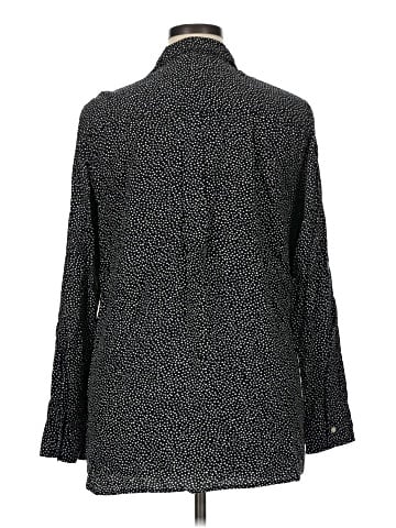 Gap Long Sleeve Button-Down Shirt (view 2)
