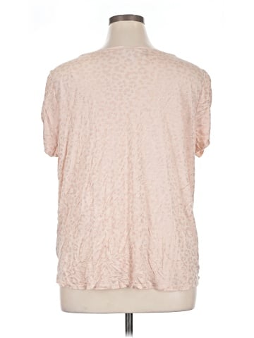 Jennifer Lopez Short Sleeve T-Shirt (view 2)