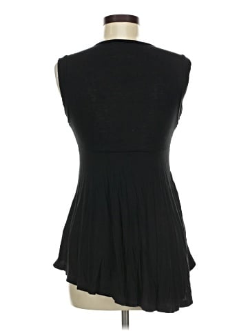 Finn & Clover Sleeveless Blouse (view 2)