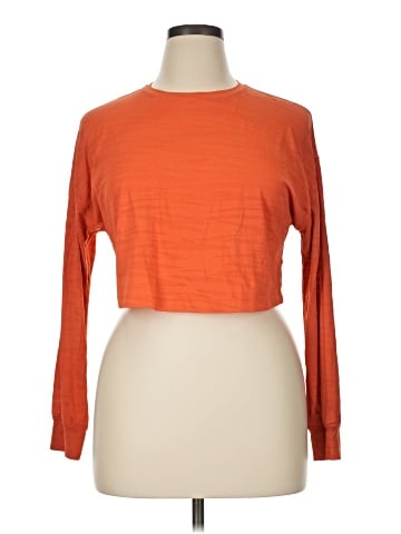 Lululemon Athletica 3/4 Sleeve T-Shirt (view 1)