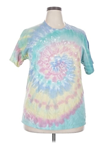 Lululemon Athletica Short Sleeve T-Shirt (view 1)