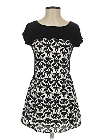 Anthropologie Casual Dress (view 1)