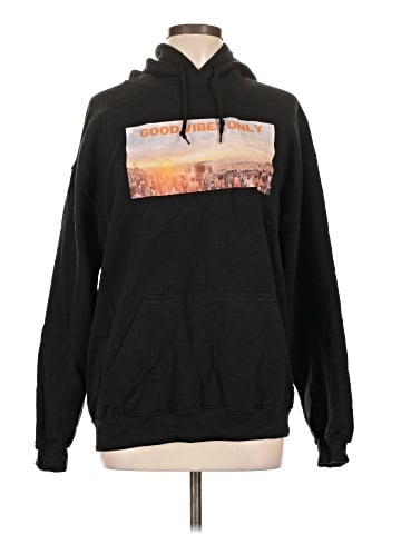 Gildan Pullover Hoodie (view 1)