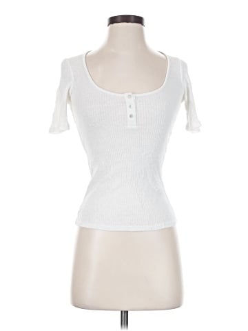 Vince. Short Sleeve T-Shirt (view 1)