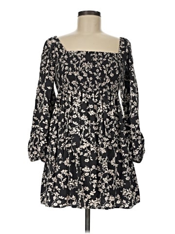 Old Navy Casual Dress (view 1)