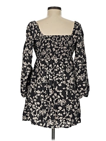 Old Navy Casual Dress (view 2)
