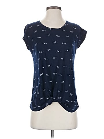 IZOD Sleeveless T-Shirt (view 1)