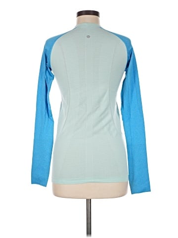 Lululemon Athletica Long Sleeve T-Shirt (view 2)