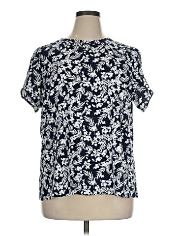 Liz Claiborne Short Sleeve T-Shirt (view 1)