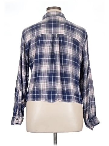 Charlotte Russe Long Sleeve Button-Down Shirt (view 2)