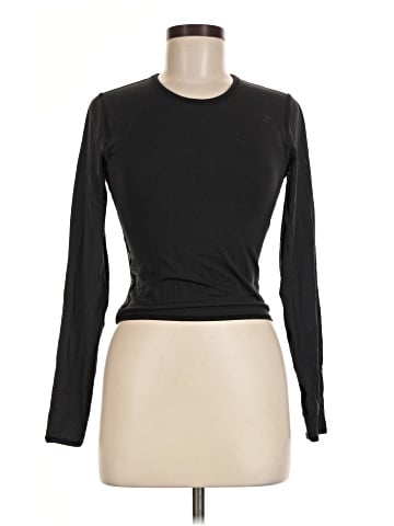 Lululemon Athletica Long Sleeve T-Shirt (view 1)
