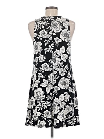 Old Navy Casual Dress (view 2)