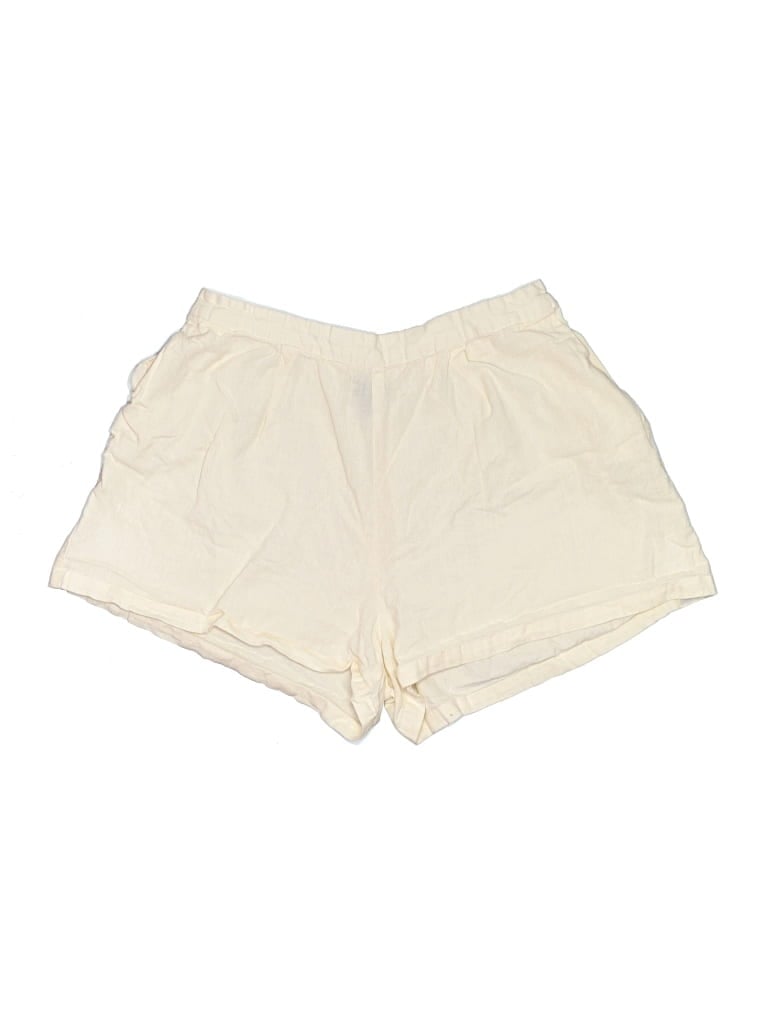 Pre-owned Prettylittlething Shorts In Ivory