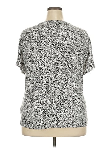Amazon Essentials Short Sleeve Blouse (view 2)