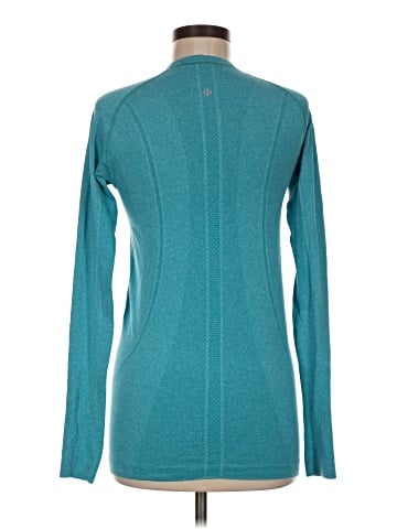 Lululemon Athletica Long Sleeve T-Shirt (view 2)