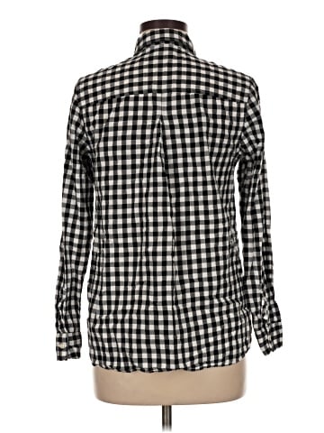 Old Navy Long Sleeve Button-Down Shirt (view 2)