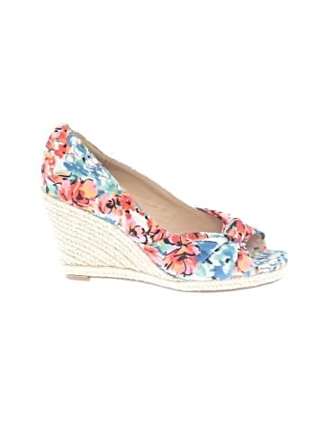 Kelly & Katie Wedges (view 1)