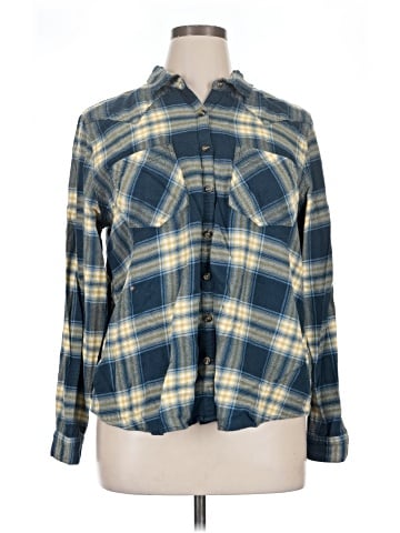Maurices Long Sleeve Button-Down Shirt (view 1)