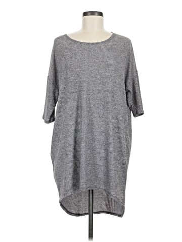 Lularoe 3/4 Sleeve T-Shirt (view 1)