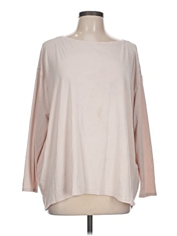 Lululemon Athletica 3/4 Sleeve T-Shirt (view 1)