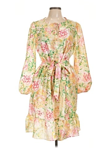 Julia Jordan Casual Dress (view 1)