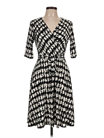 Sandra Darren Casual Dress (view 1)