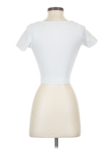 Charlotte Russe Short Sleeve T-Shirt (view 2)