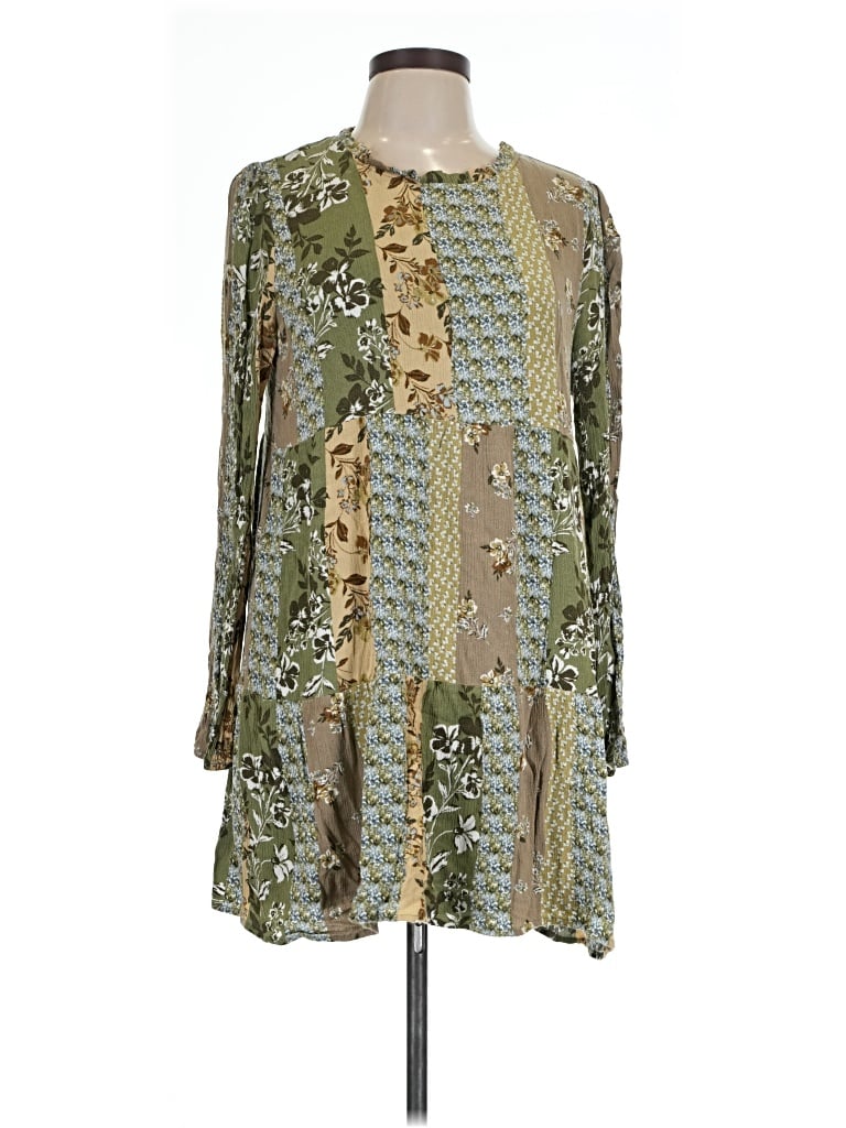 Pre-owned Andree By Unit Casual Dress In Green