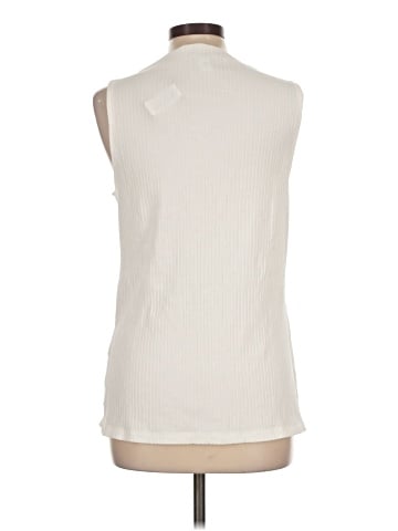 Old Navy Sleeveless T-Shirt (view 2)