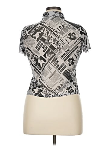 No Boundaries Short Sleeve Blouse (view 2)