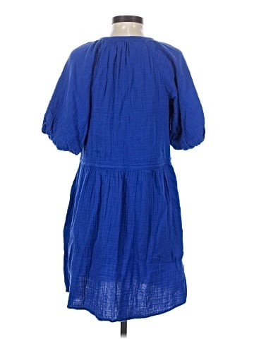 Old Navy Casual Dress (view 2)