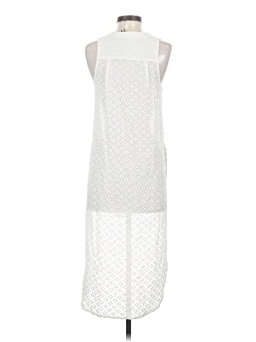 HD in Paris Sleeveless Button-Down Shirt (view 2)