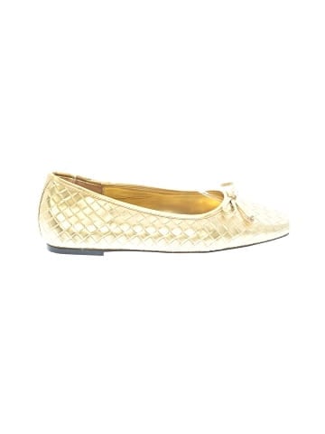 Unbranded Flats (view 1)