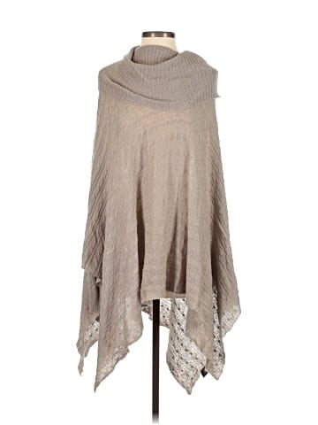 Kersh Poncho (view 1)