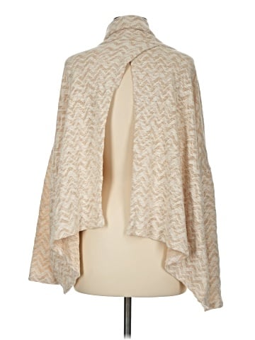 Lucy Love Poncho (view 2)