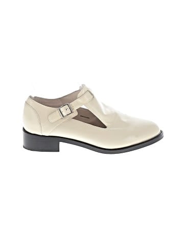 Intentionally ______ Flats (view 1)