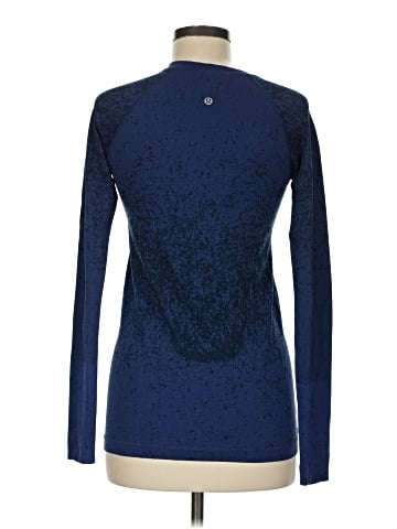 Lululemon Athletica Long Sleeve T-Shirt (view 2)