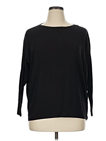 Lululemon Athletica 3/4 Sleeve T-Shirt (view 1)