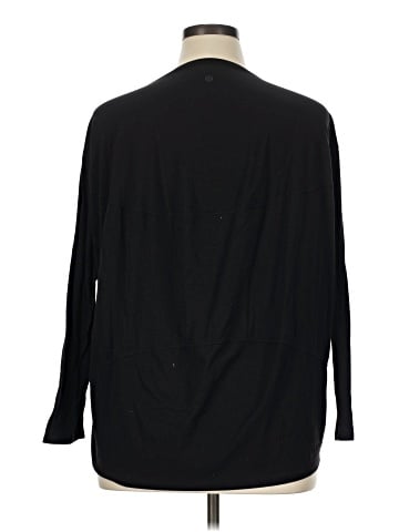Lululemon Athletica 3/4 Sleeve T-Shirt (view 2)
