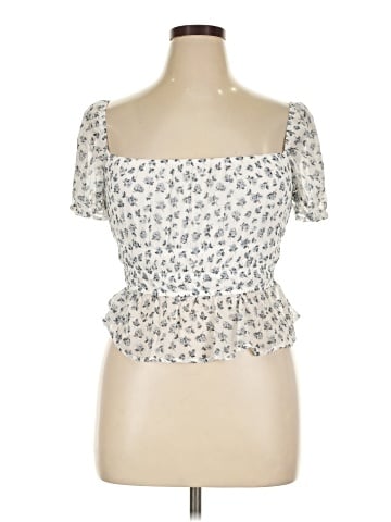 Trixxi Short Sleeve Top (view 1)