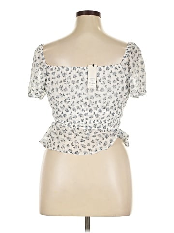 Trixxi Short Sleeve Top (view 2)