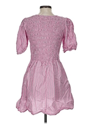 Old Navy Casual Dress (view 2)