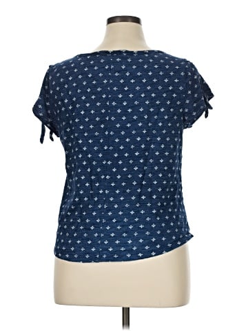 Universal Thread Short Sleeve T-Shirt (view 2)