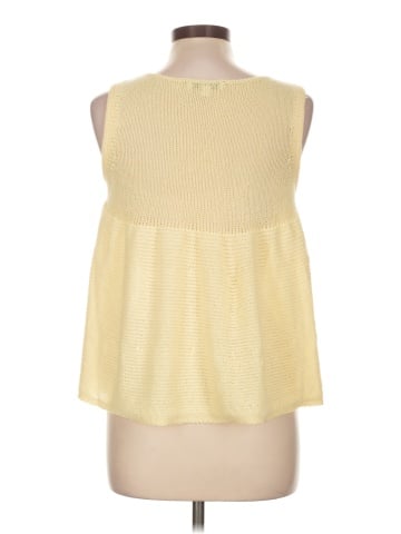 Francesca's Sleeveless Top (view 2)