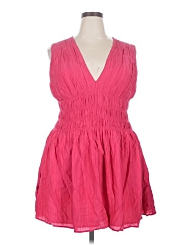 Abercrombie & Fitch Cocktail Dress (view 1)
