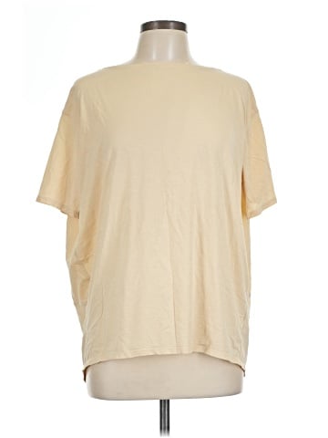 Lululemon Athletica Short Sleeve T-Shirt (view 1)
