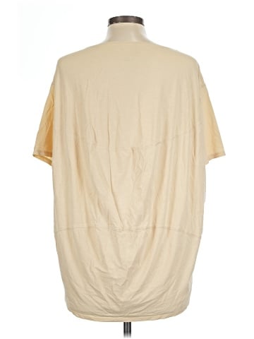 Lululemon Athletica Short Sleeve T-Shirt (view 2)