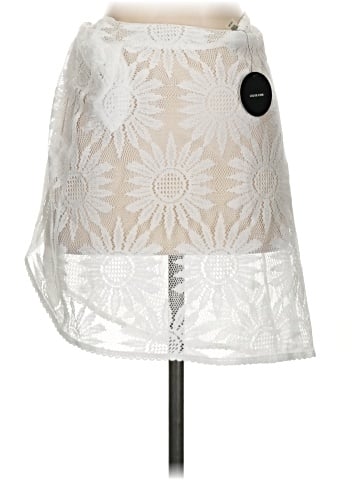 Lulus Casual Skirt - back